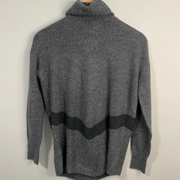 Camber & Grace Women's Light Knit Long Sleeve Gray Turtleneck Sweater Size Small - Picture 4 of 10